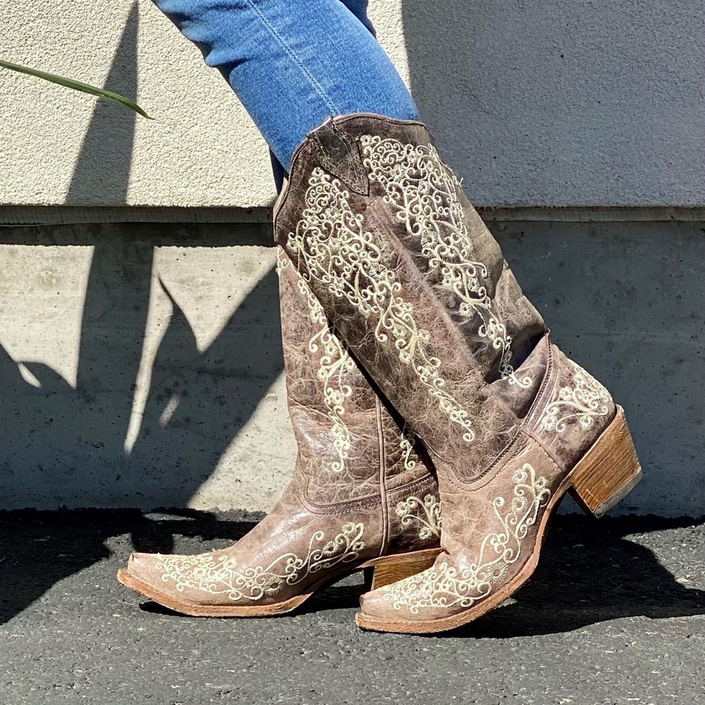 Corral White Design Cowgirl Boots
